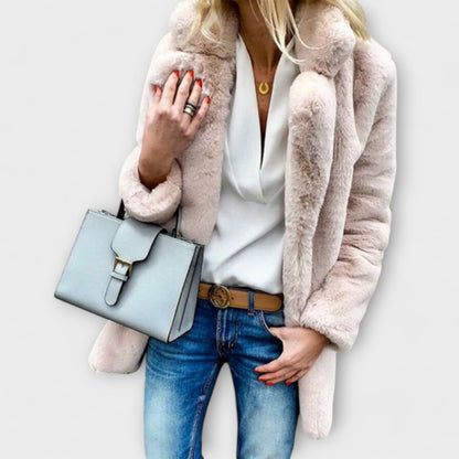 Abrigo cálido y suave de invierno